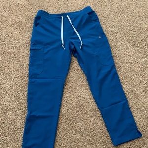 Royal blue yola skinny scrub pants.Medium petite.